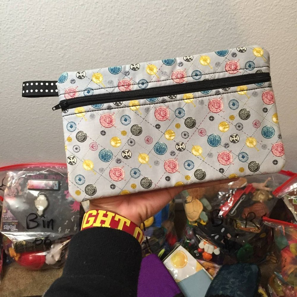 Button Pattern Bag - Picture 3 of 5